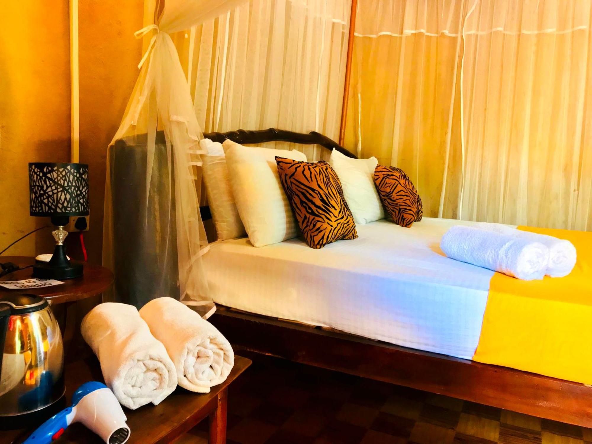 Atha Safari Resort & Riverside Camping Удавалаве Екстер'єр фото